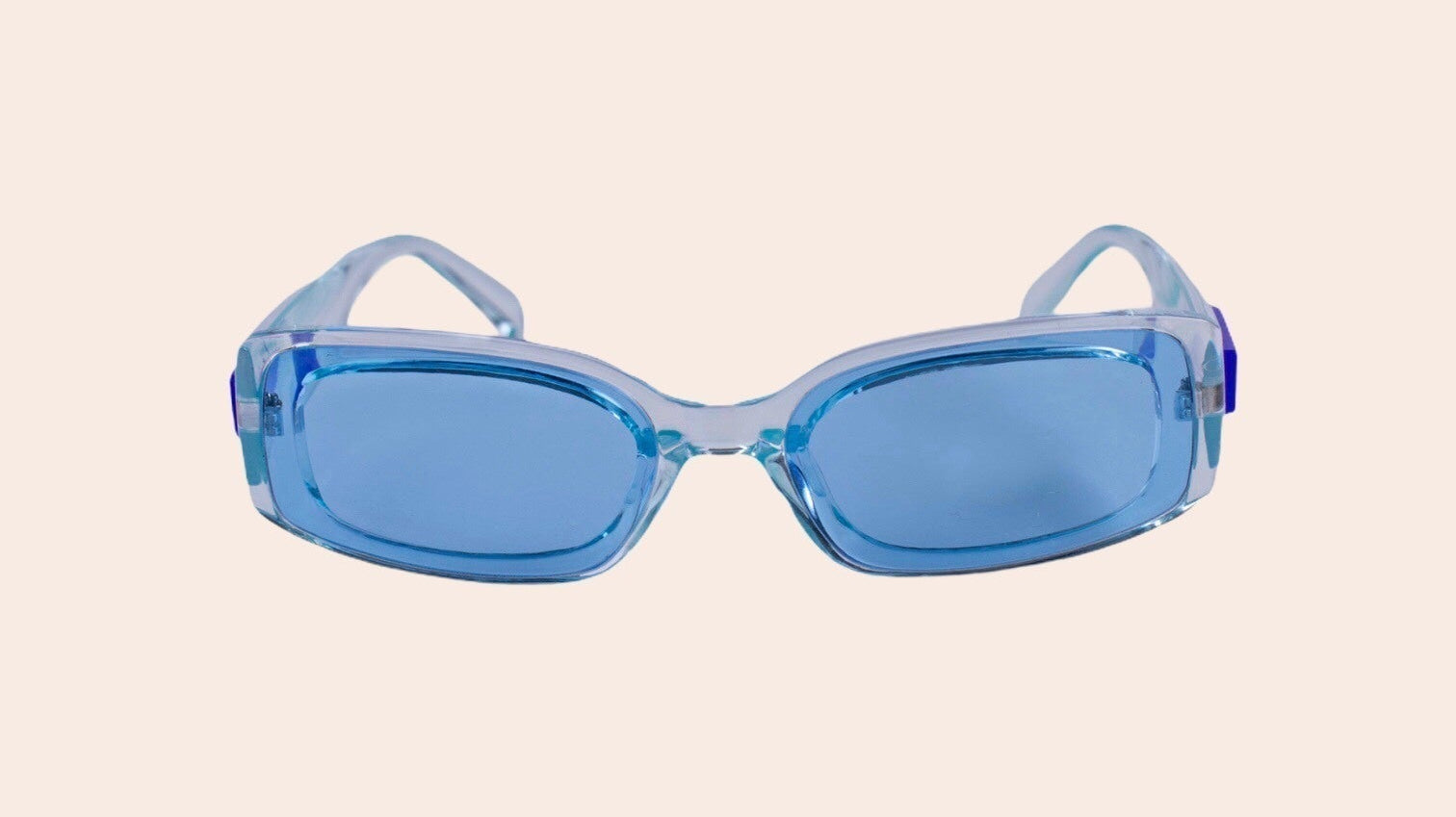 Blåt lys og søvn - derfor saboterer skærmgløden din nattesøvn - Nordic Weaving