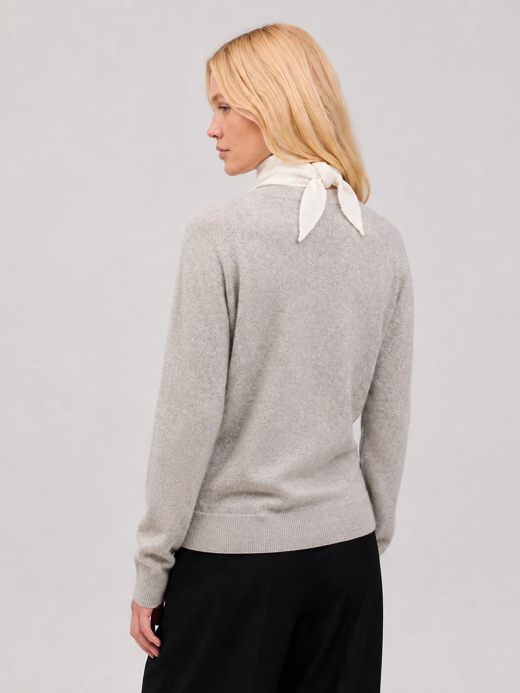 Lille trekantet cashmere tørklæde hvid - Nordic Weaving