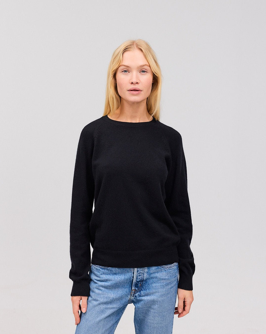 ASTRID cashmere crewneck sort - Nordic Weaving