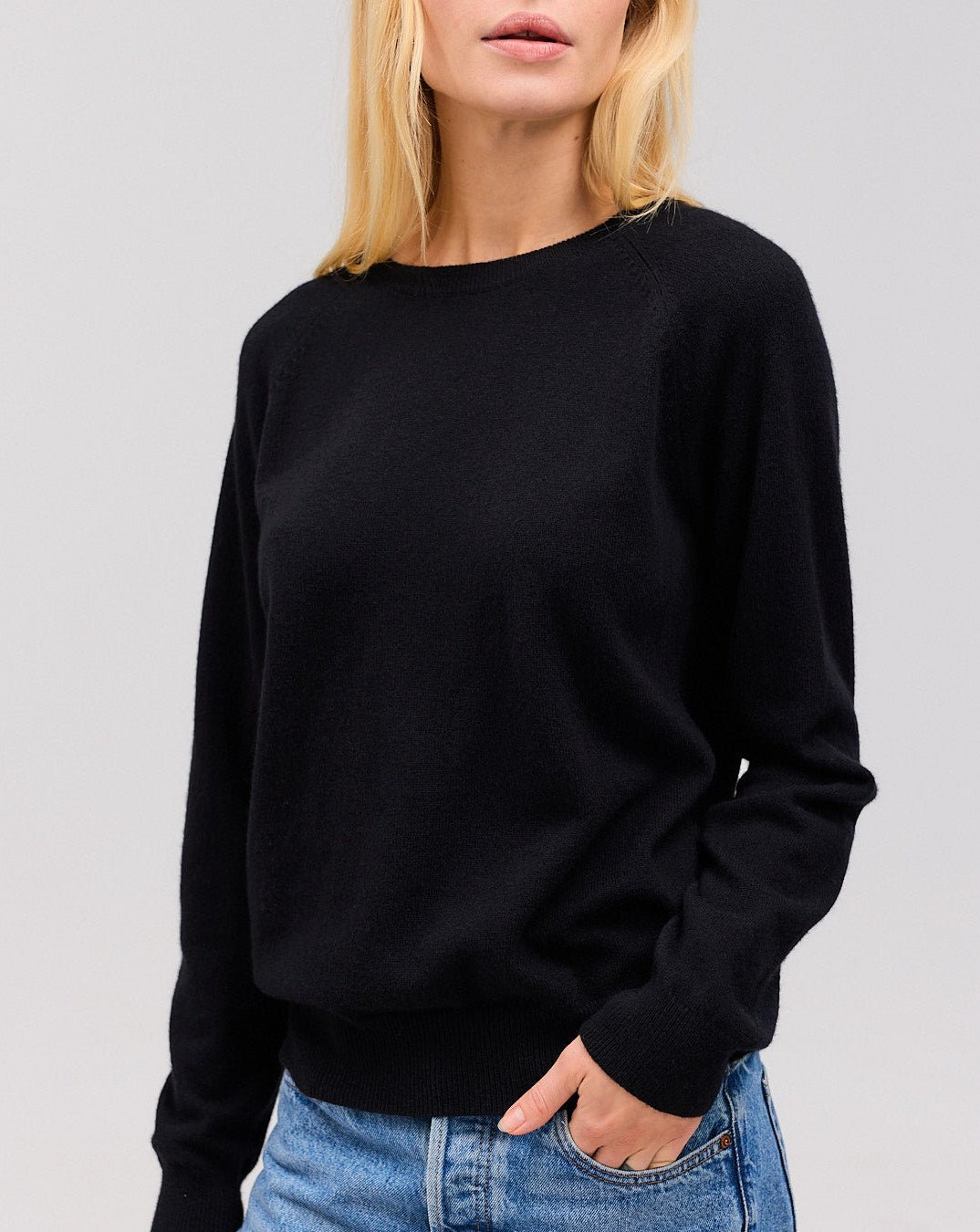 ASTRID cashmere crewneck sort - Nordic Weaving
