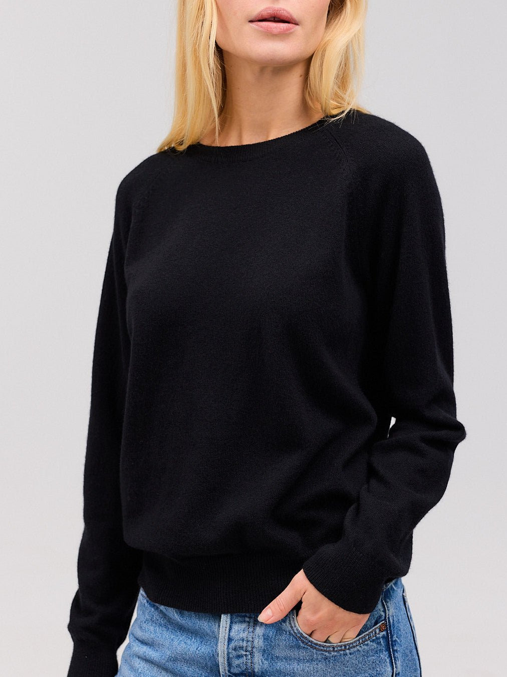 ASTRID cashmere crewneck sort - Nordic Weaving