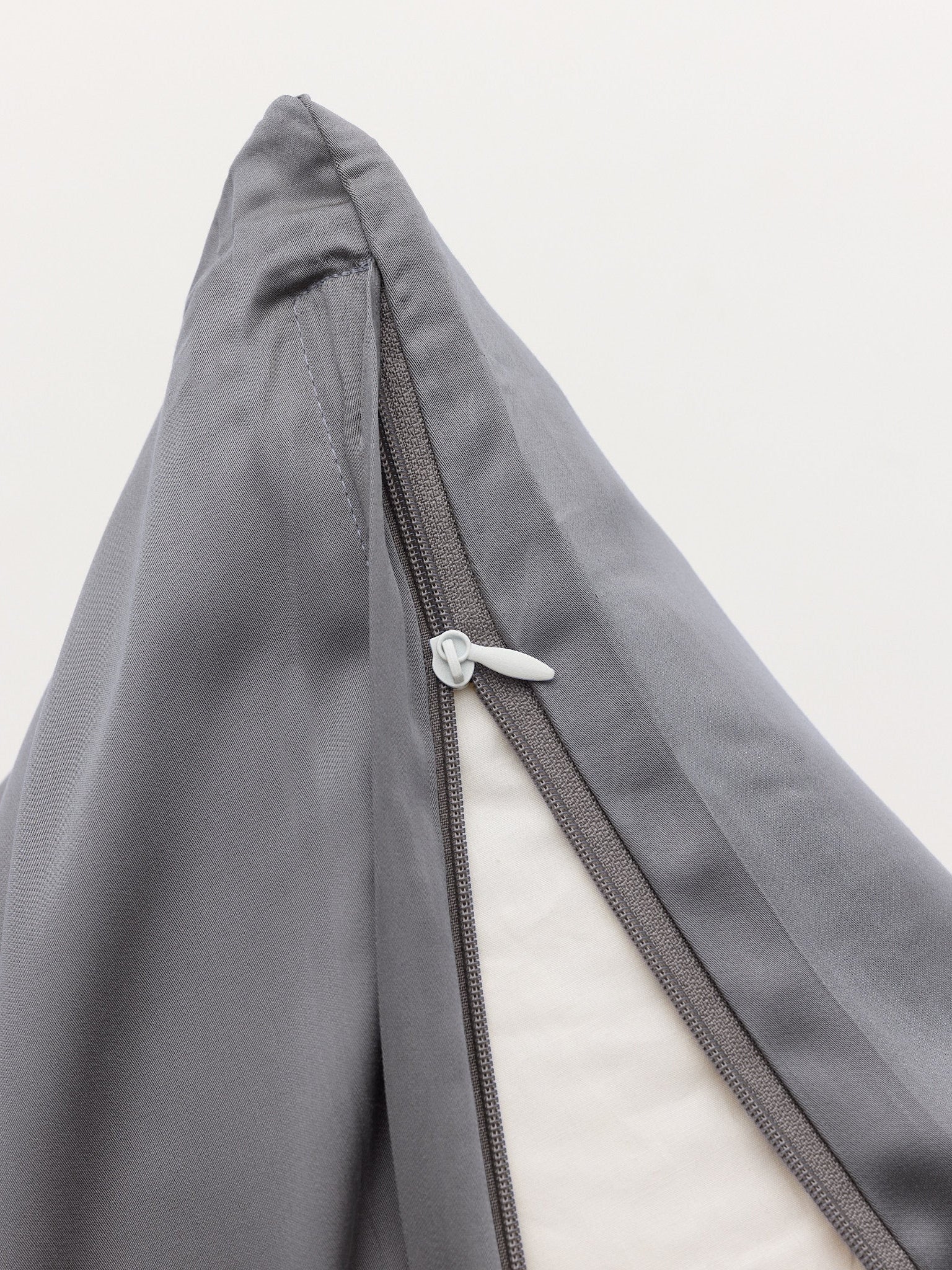 Bambus pudebetræk mørk grå - Nordic Weaving