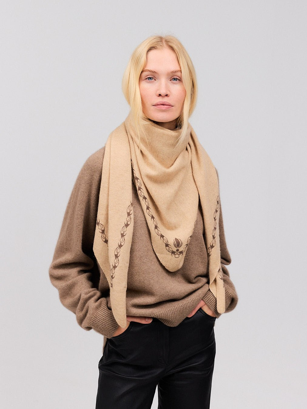Cashmere halstørklæde classic beige - Nordic Weaving