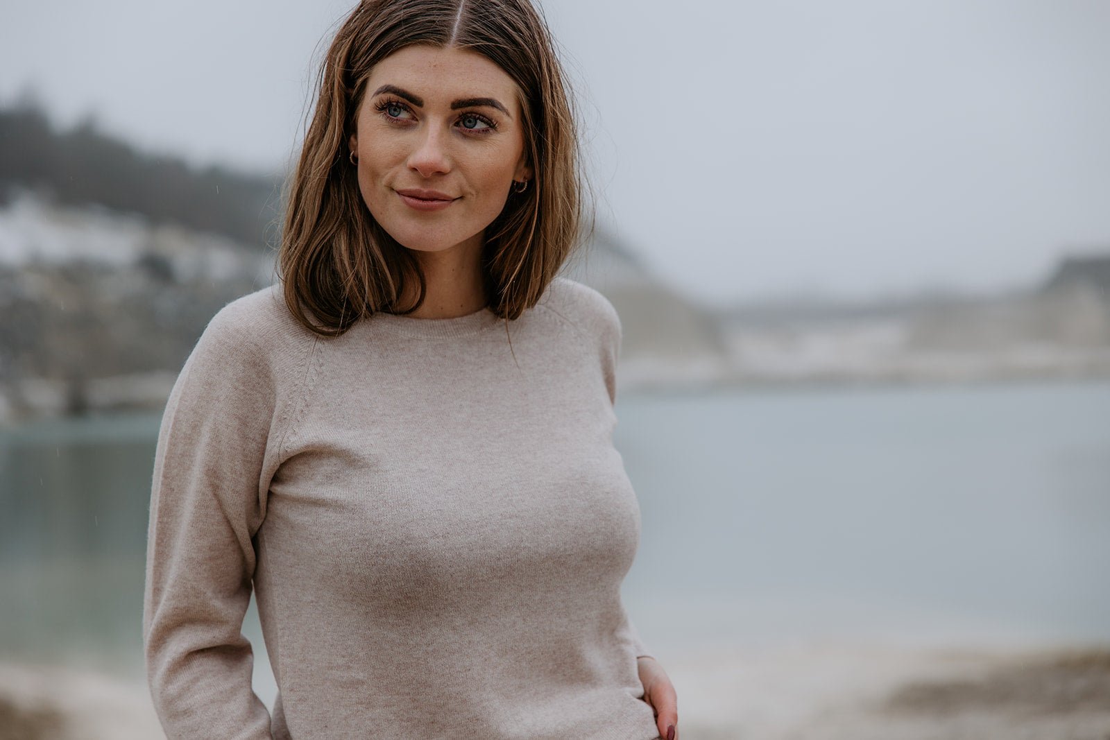 Cashmere round neck sand - Oprydning - Nordic Weaving
