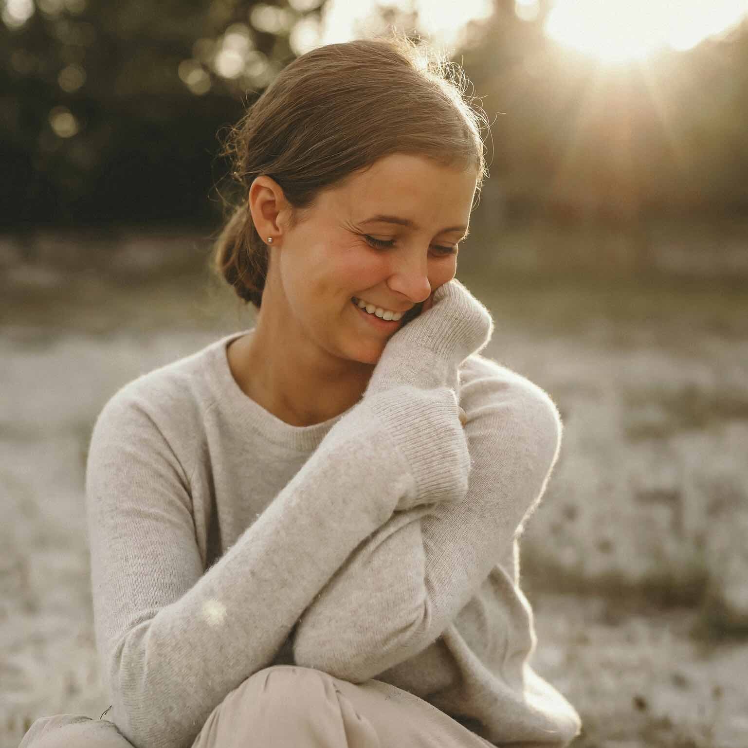 Cashmere round neck sand - Oprydning - Nordic Weaving