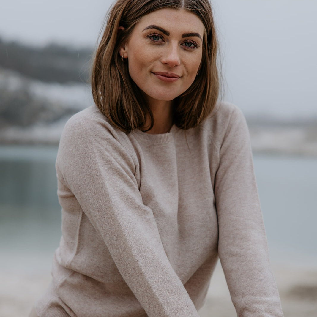 Cashmere round neck sand - Oprydning - Nordic Weaving