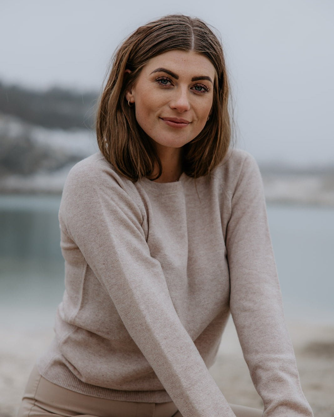 Cashmere round neck sand - Oprydning - Nordic Weaving