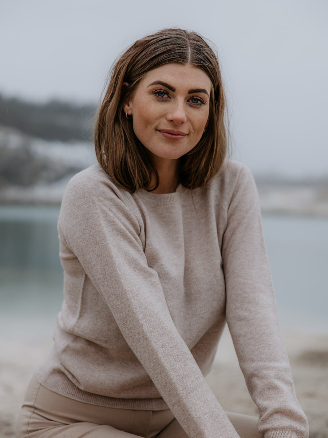 Cashmere round neck sand - Oprydning - Nordic Weaving