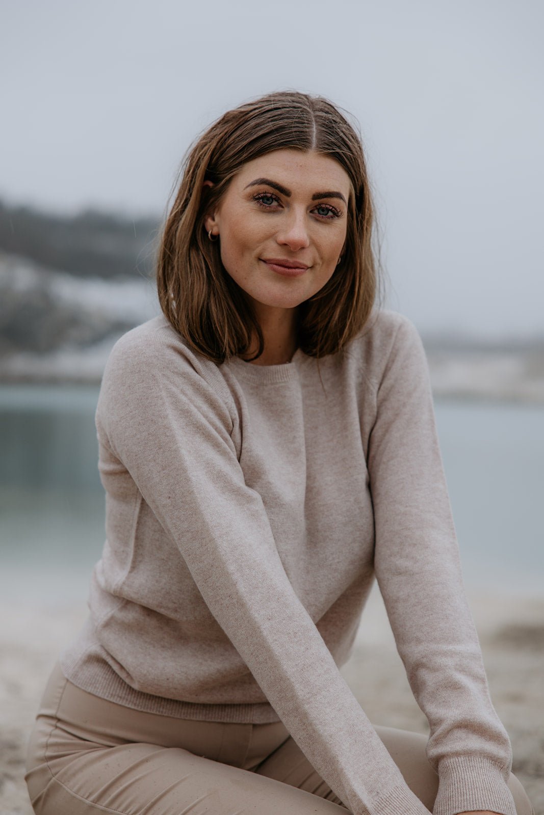 Cashmere round neck sand - Oprydning - Nordic Weaving