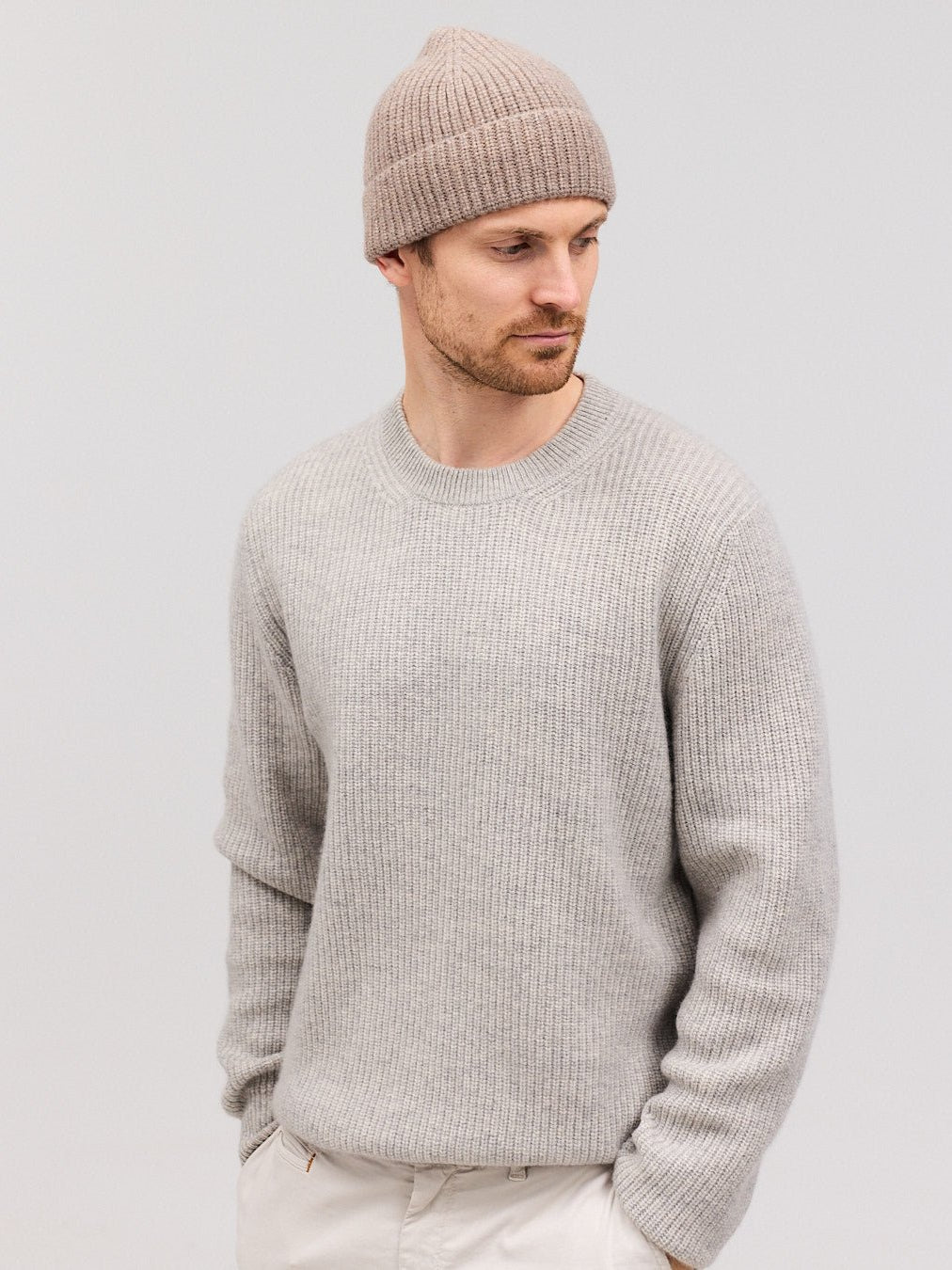 HELGI beanie cashmere hue sand melange - Nordic Weaving