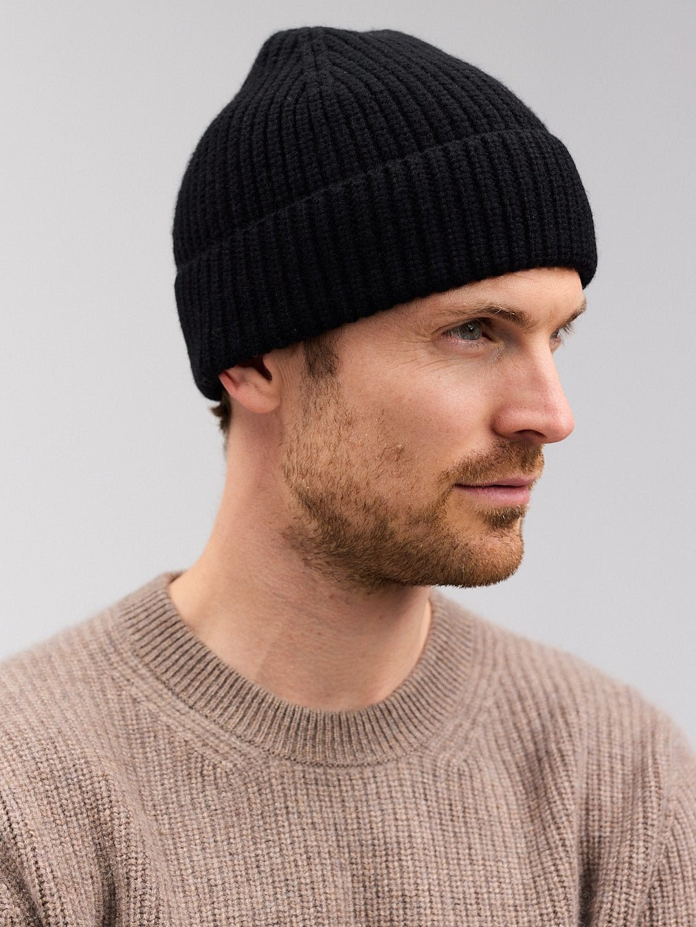 HELGI beanie cashmere hue sort - Nordic Weaving