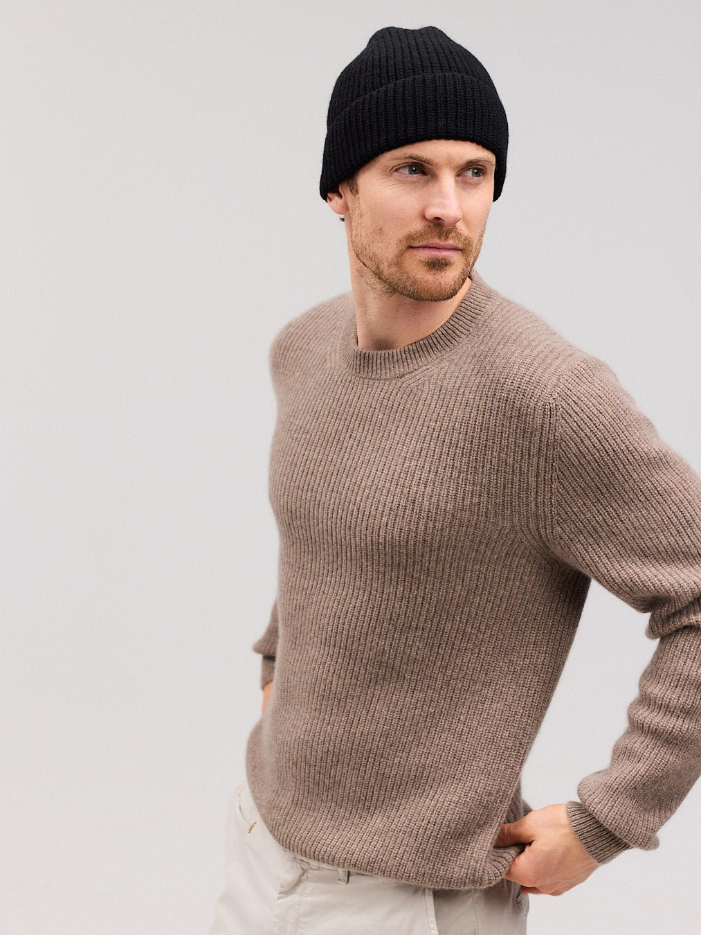 HELGI beanie cashmere hue sort - Nordic Weaving