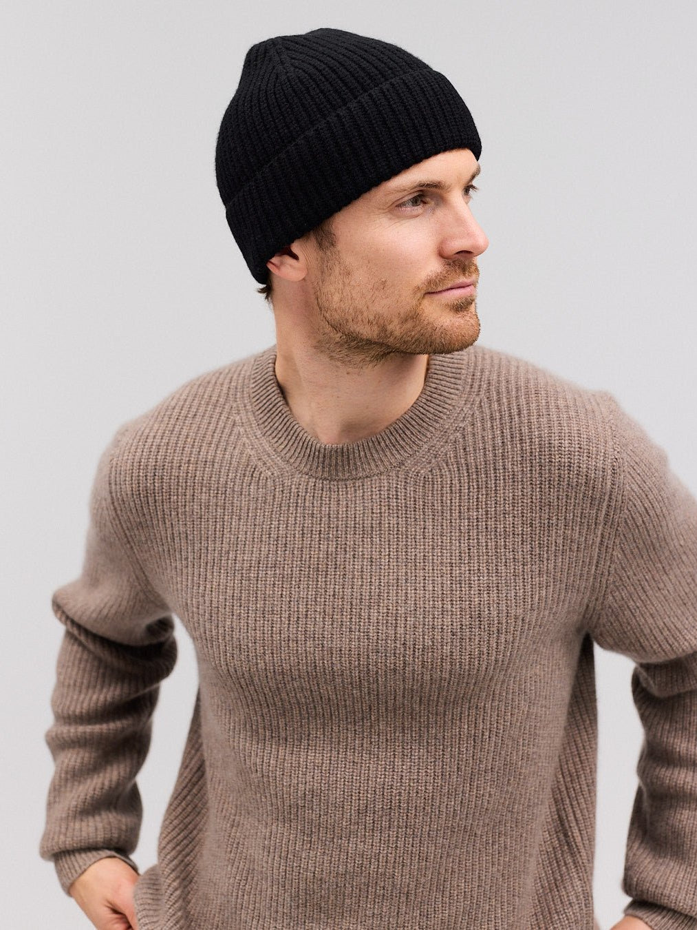 HELGI beanie cashmere hue sort - Nordic Weaving