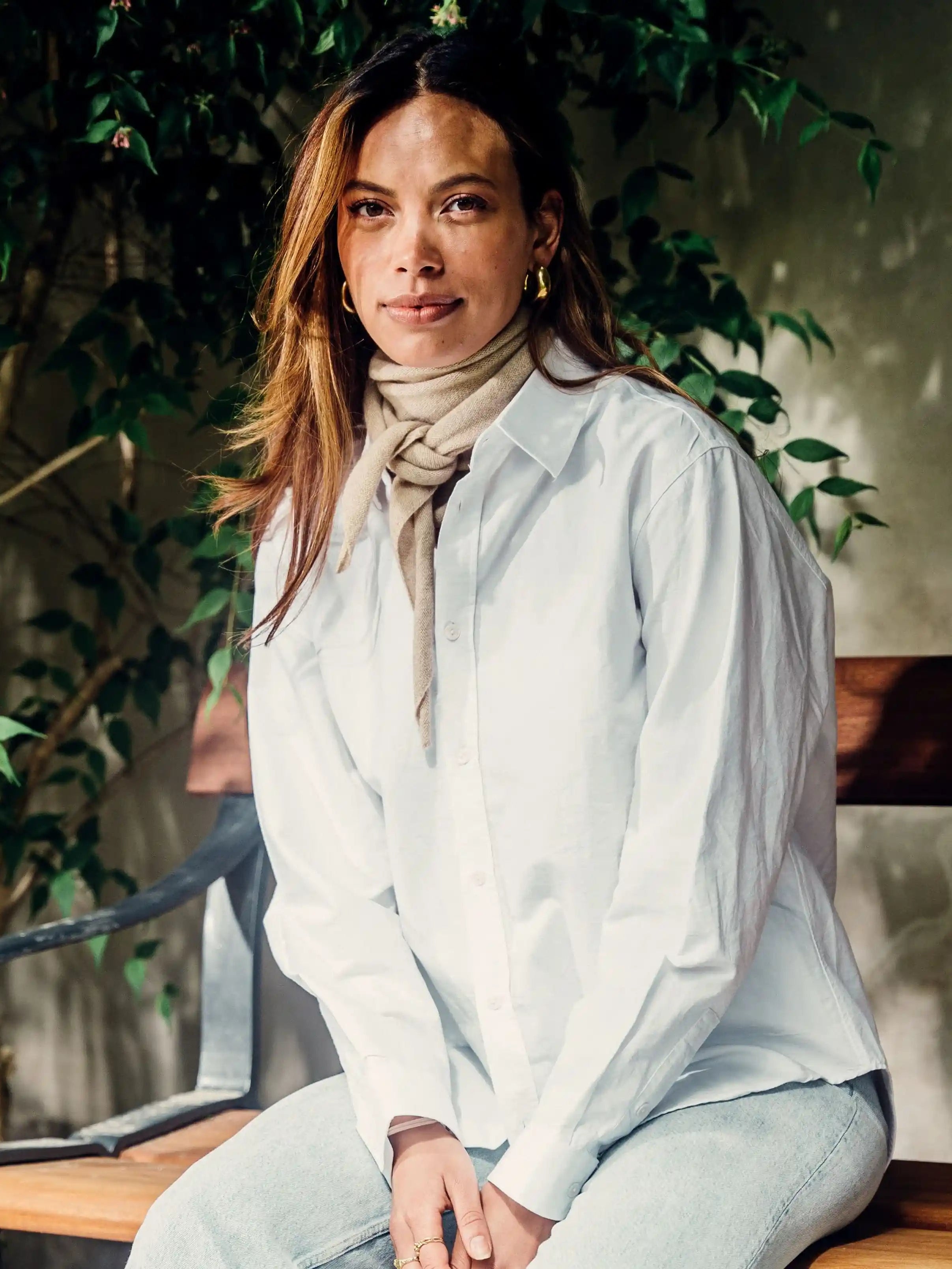 Lille trekantet tørklæde beige - Nordic Weaving