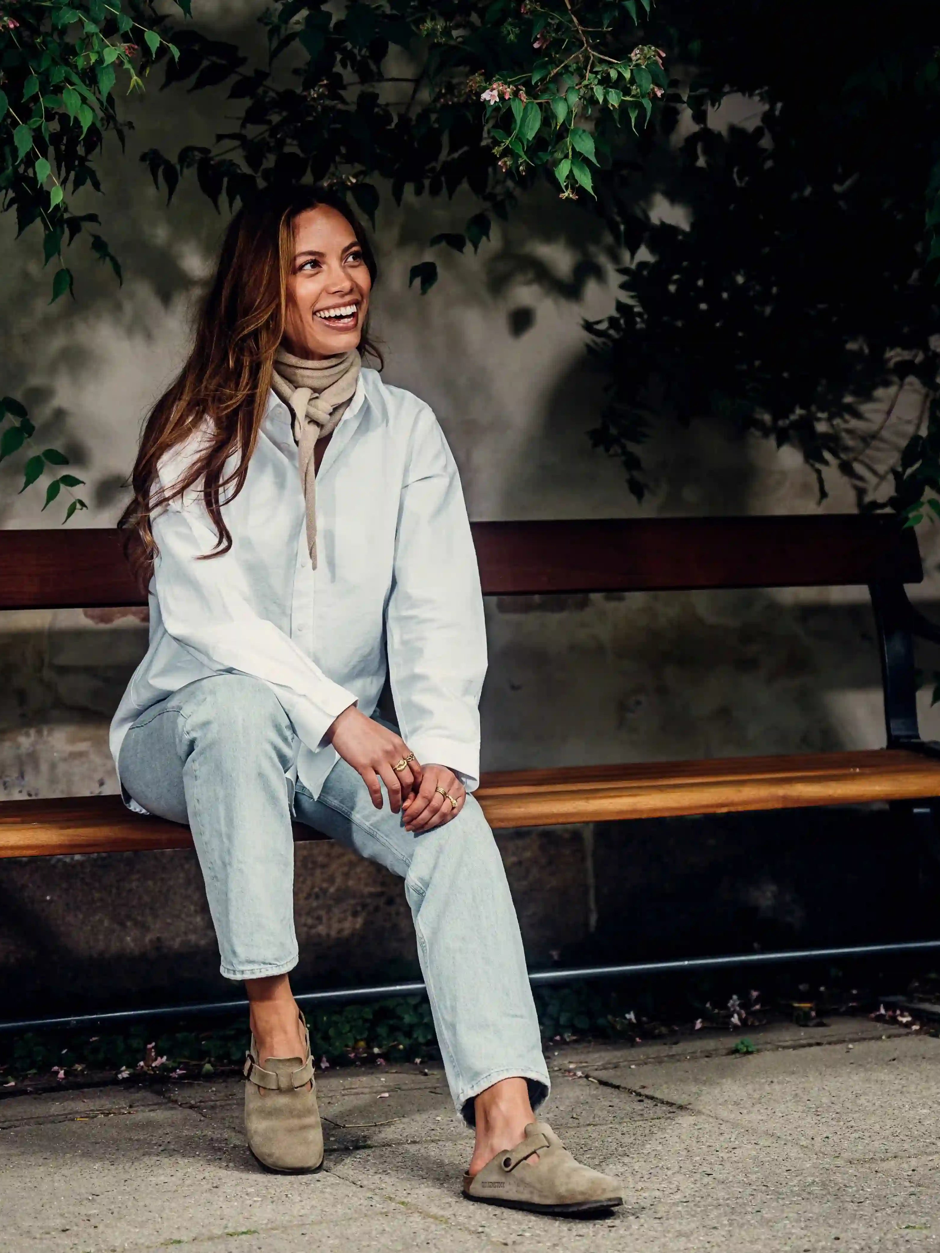 Lille trekantet tørklæde beige - Nordic Weaving