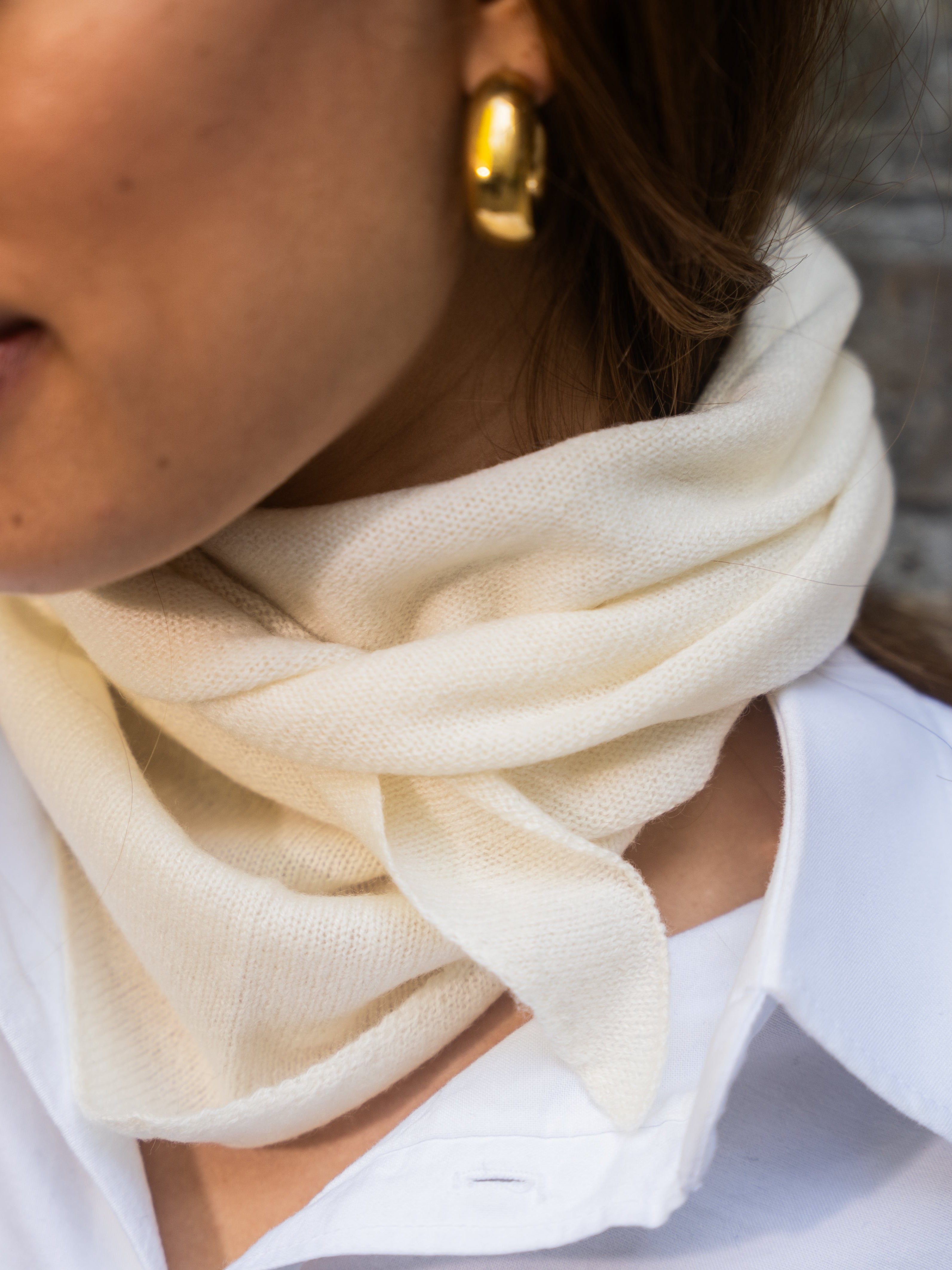 Lille trekantet tørklæde hvid - Nordic Weaving