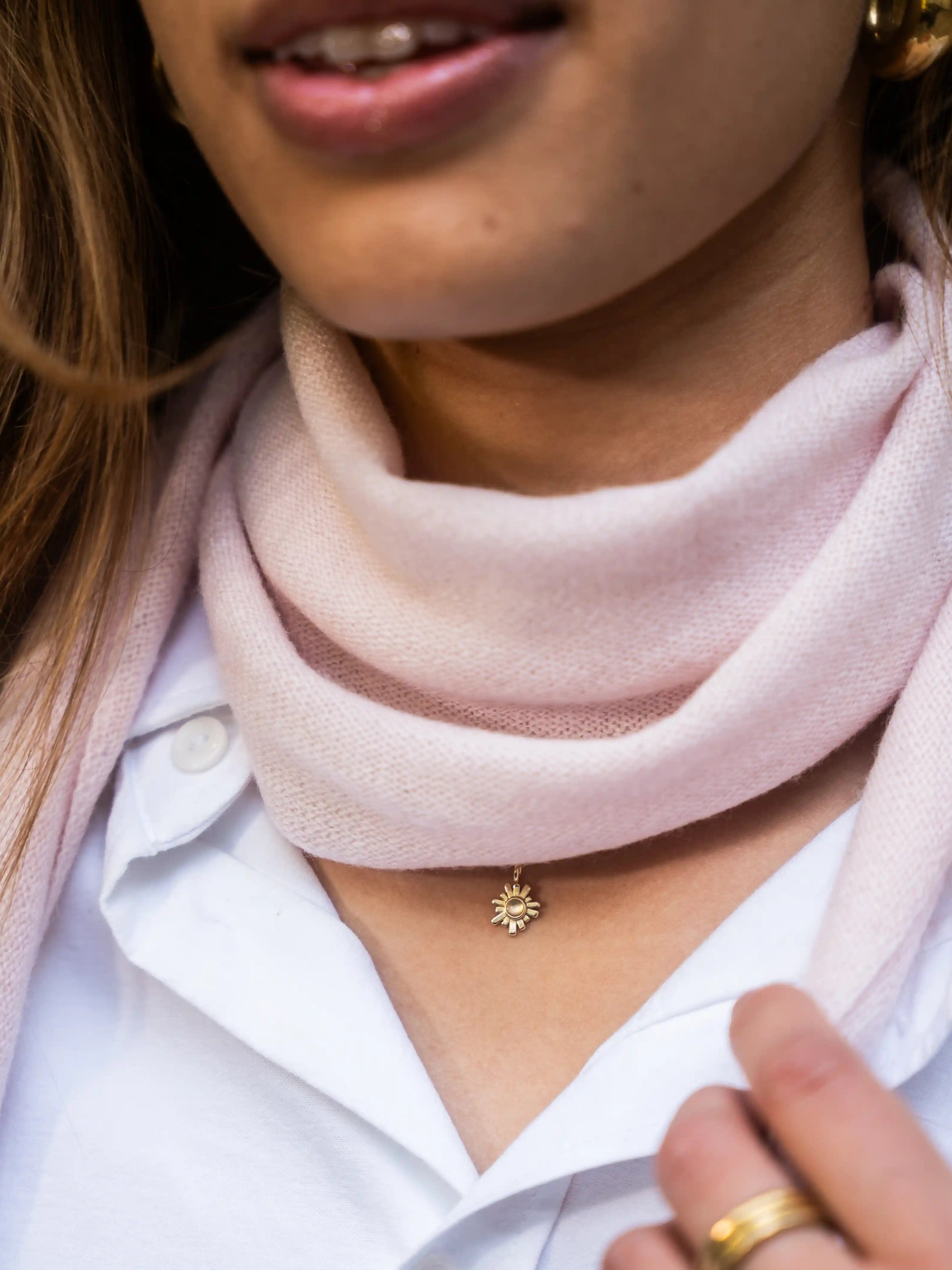 Lille trekantet tørklæde lys rosa - Nordic Weaving