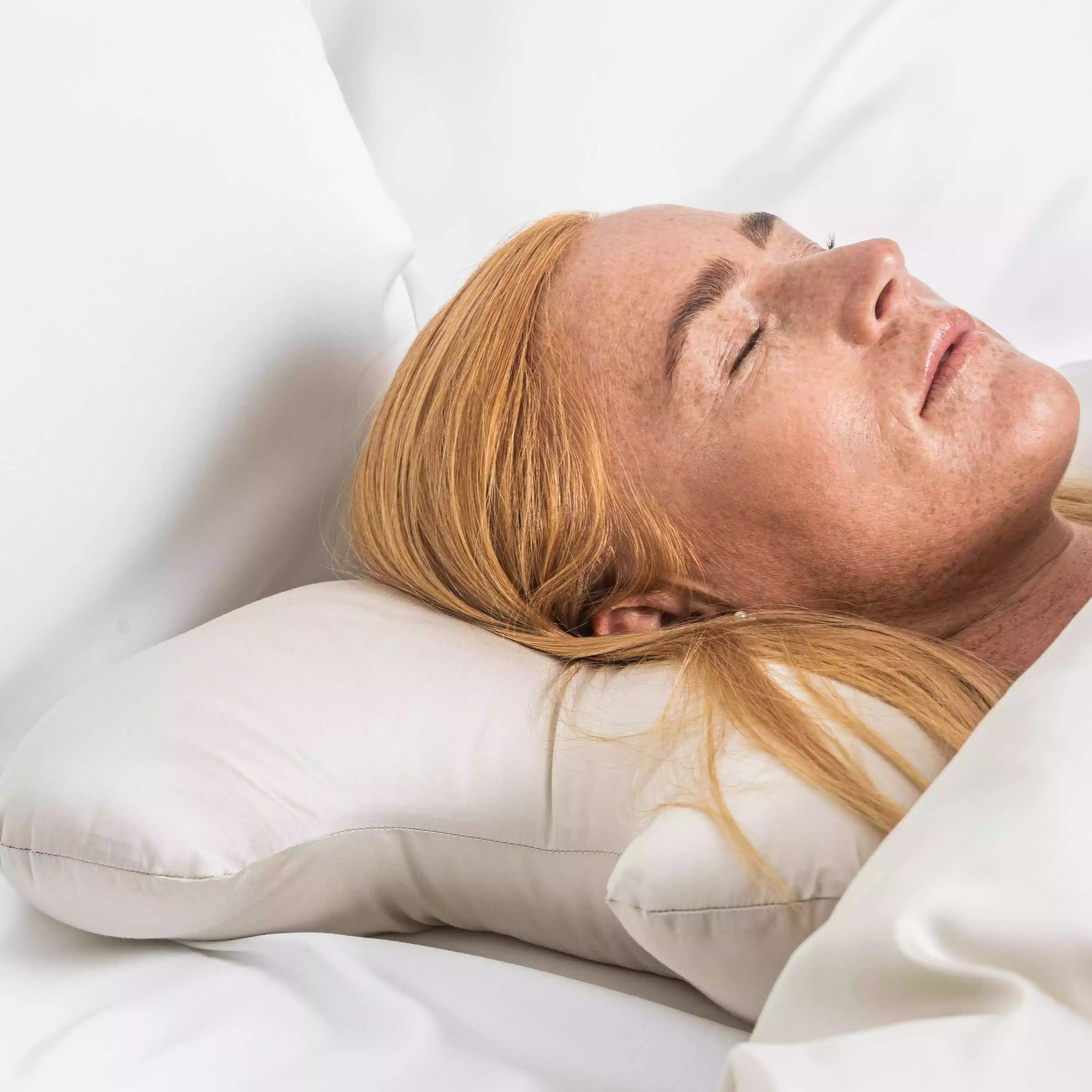 THE FACE PILLOW - Nordic Weaving