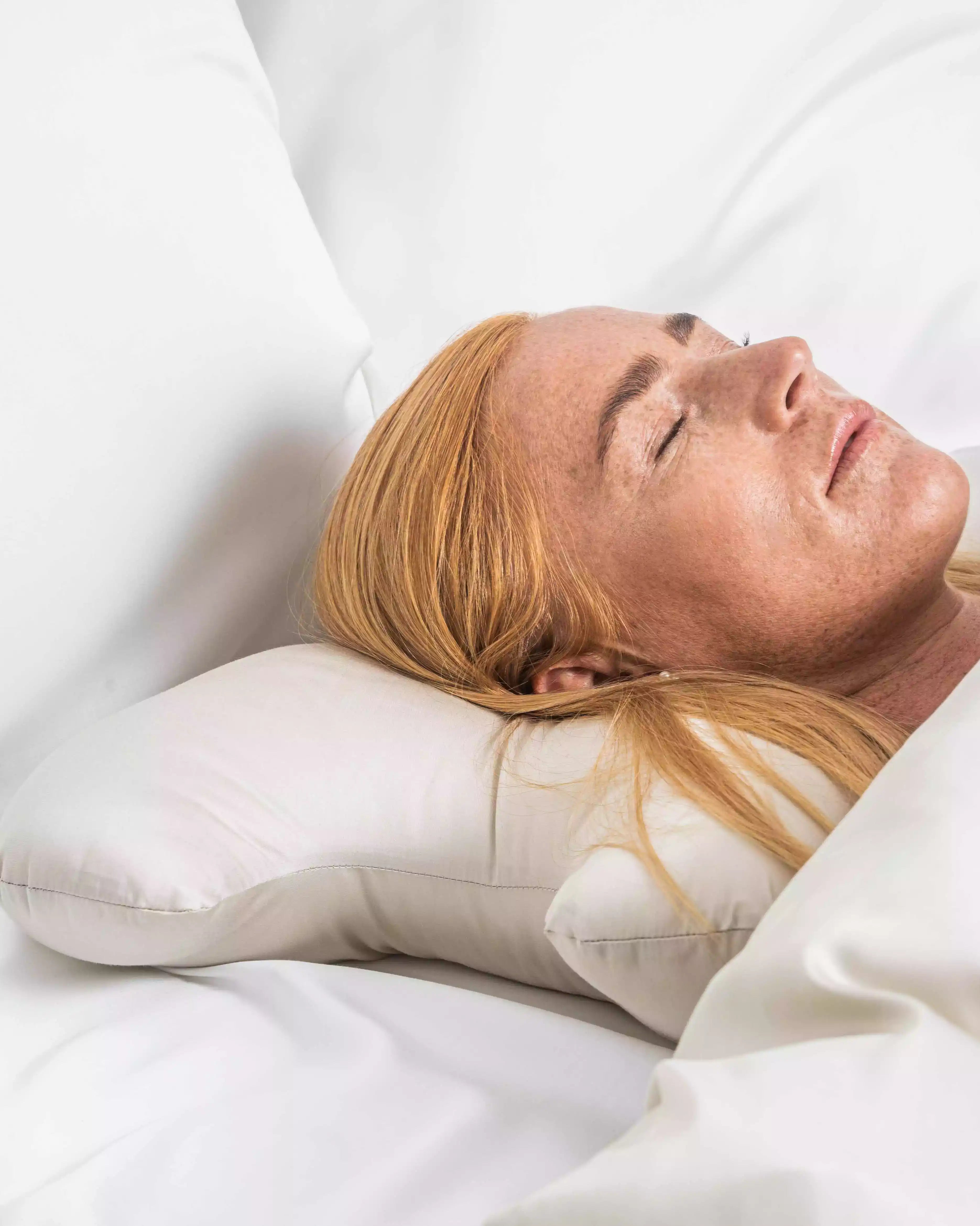 THE FACE PILLOW - Nordic Weaving