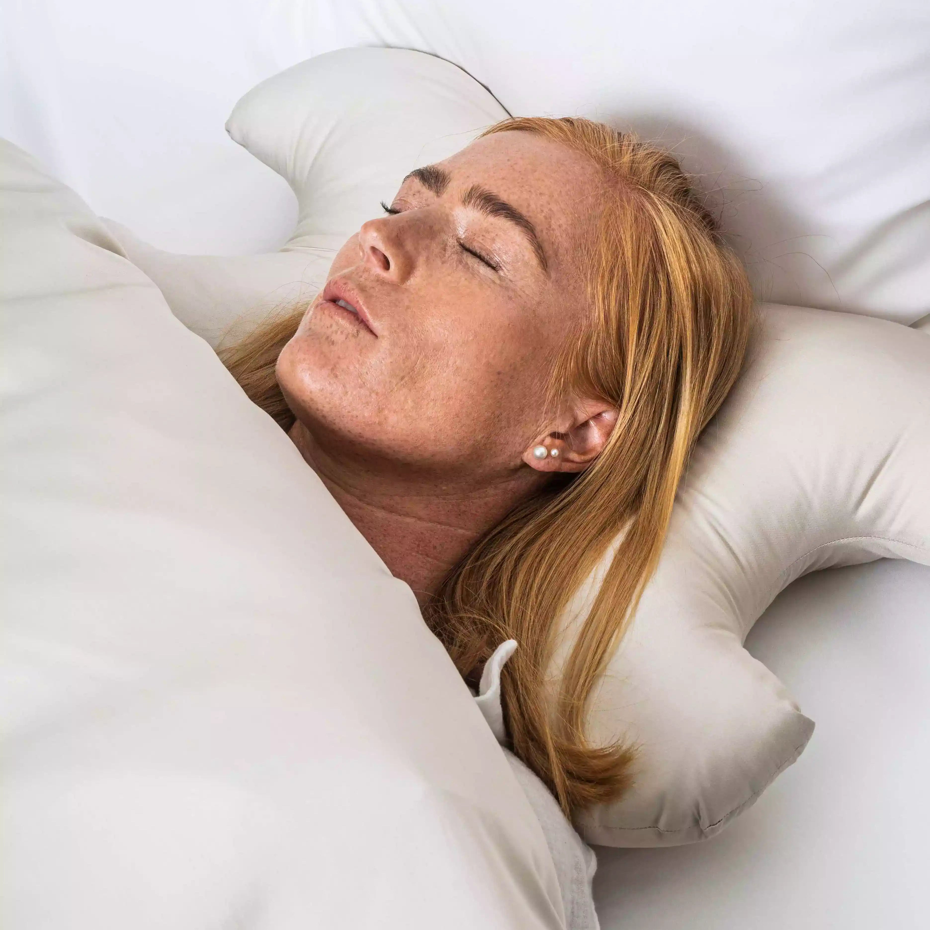 THE FACE PILLOW - Nordic Weaving