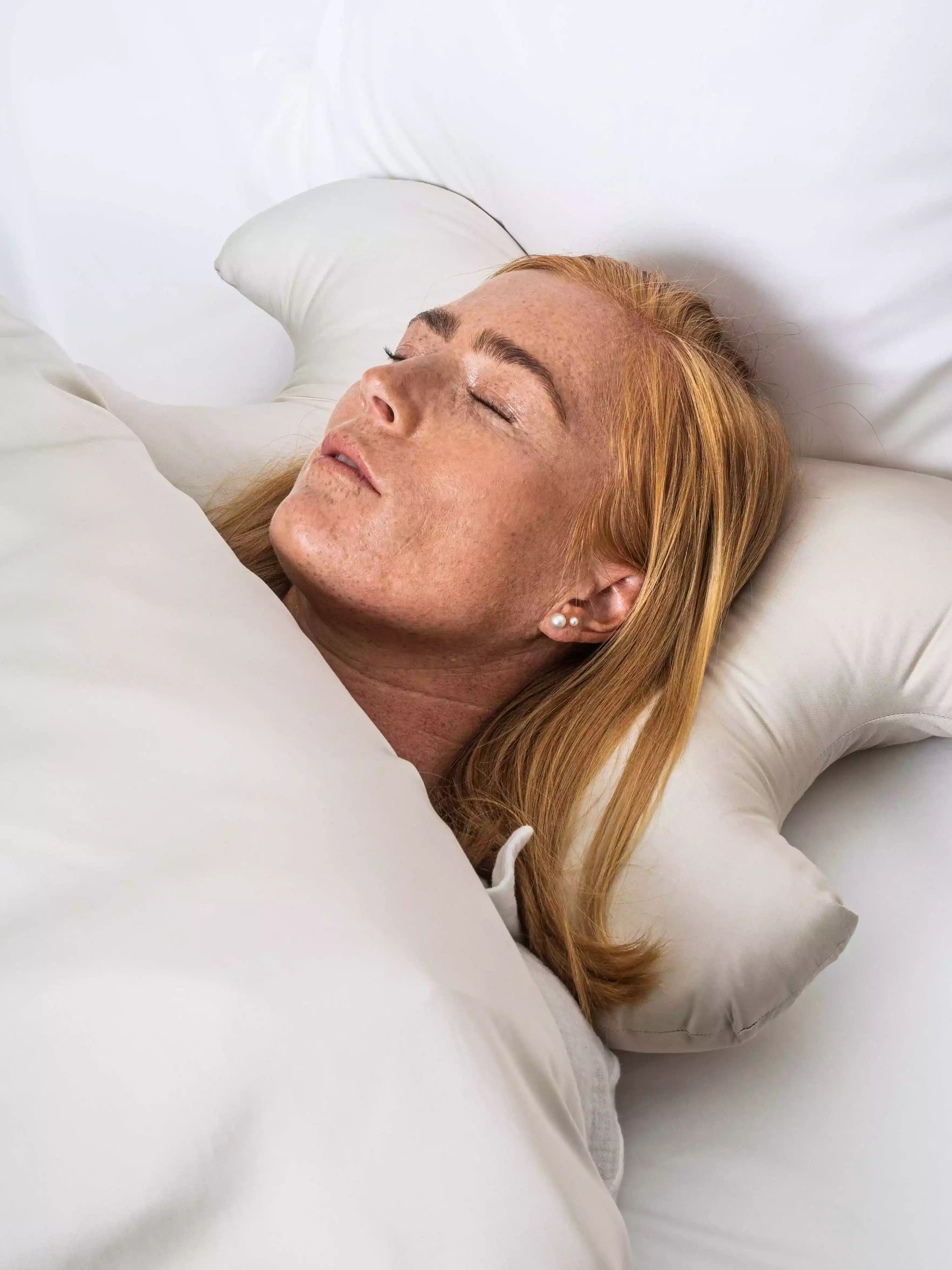 THE FACE PILLOW - Nordic Weaving