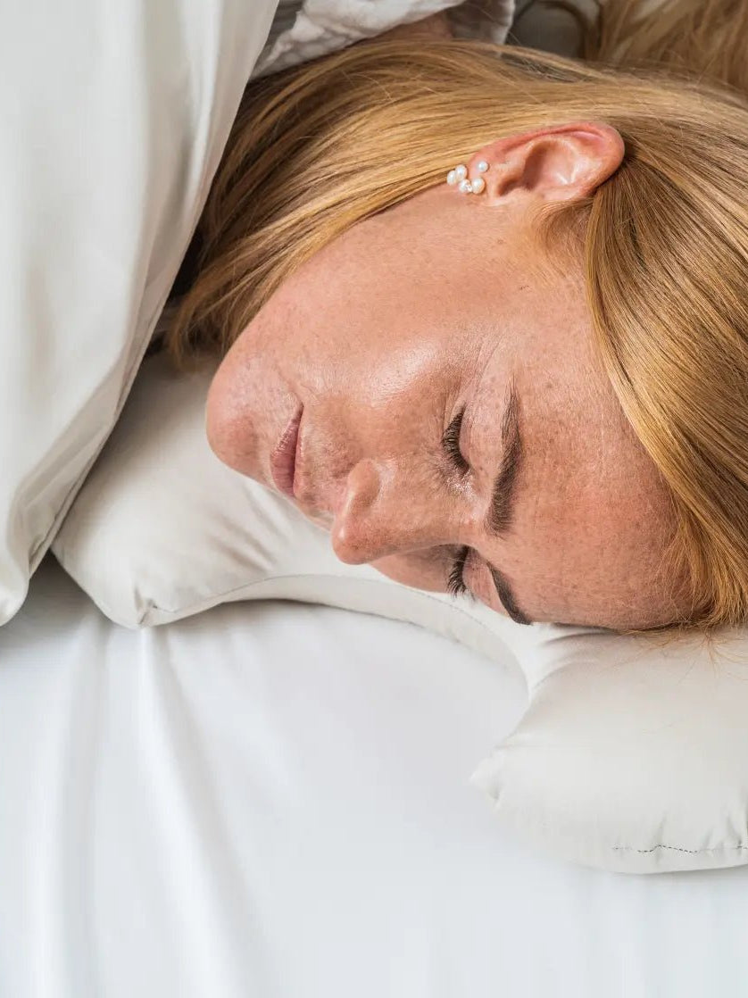 THE FACE PILLOW - Nordic Weaving