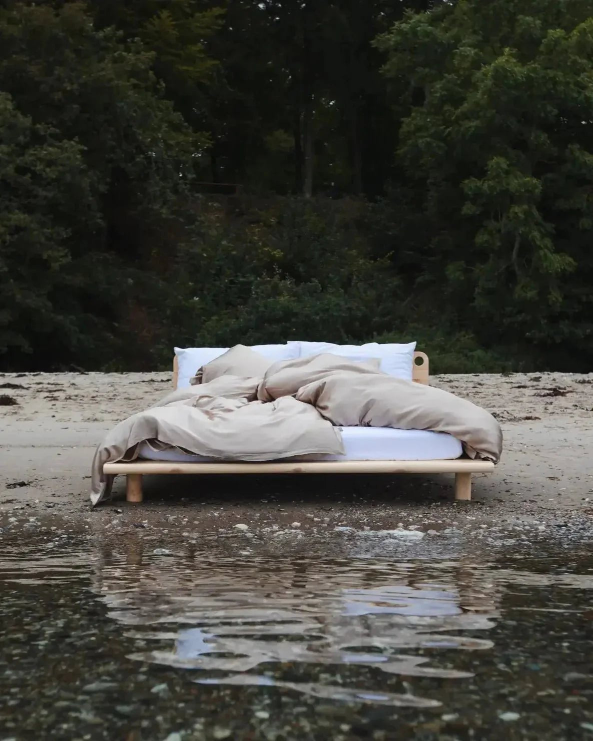 Hvorfor snorker man? - årsager, løsninger og stilrene sovetips - Nordic Weaving