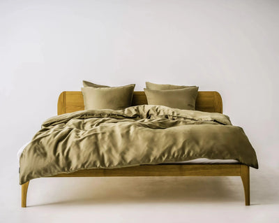 Redt seng i bambus sengetøj i farven khaki
