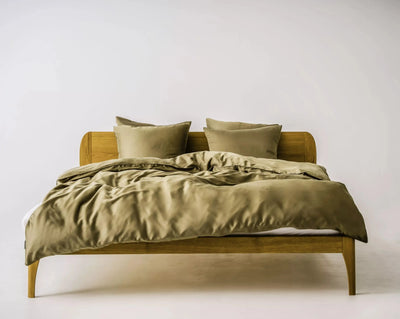 Redt seng i bambus sengetøj i farven khaki