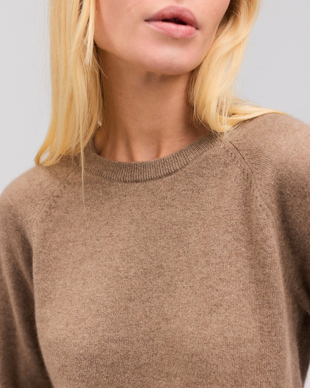 ASTRID cashmere crewneck brun - Nordic Weaving