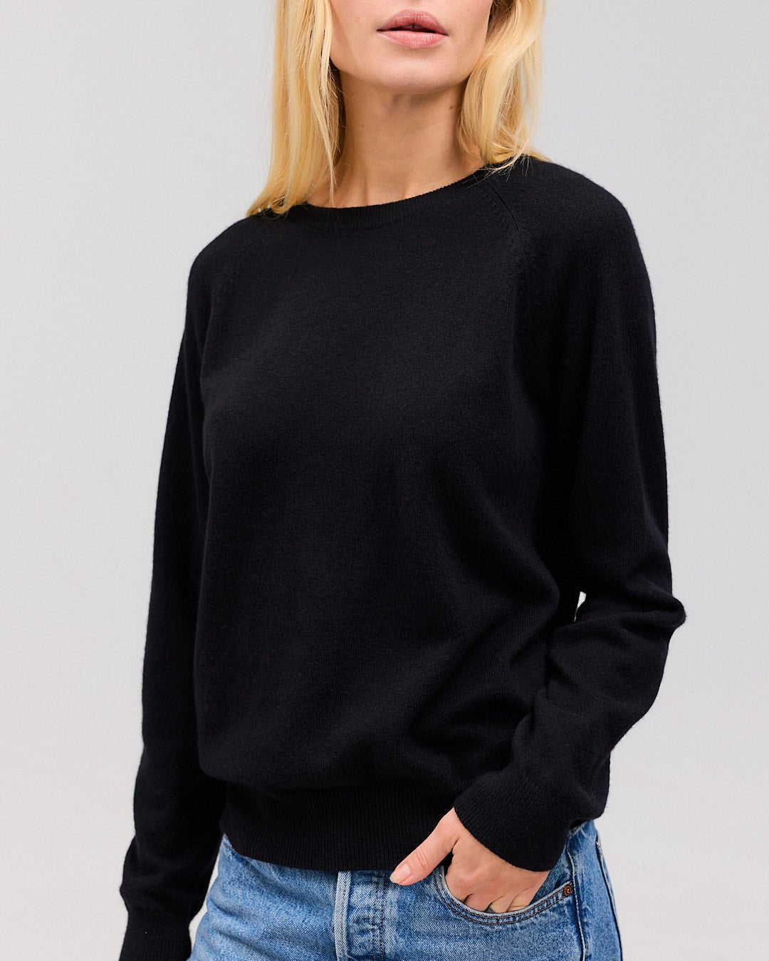 ASTRID cashmere crewneck sort - Nordic Weaving