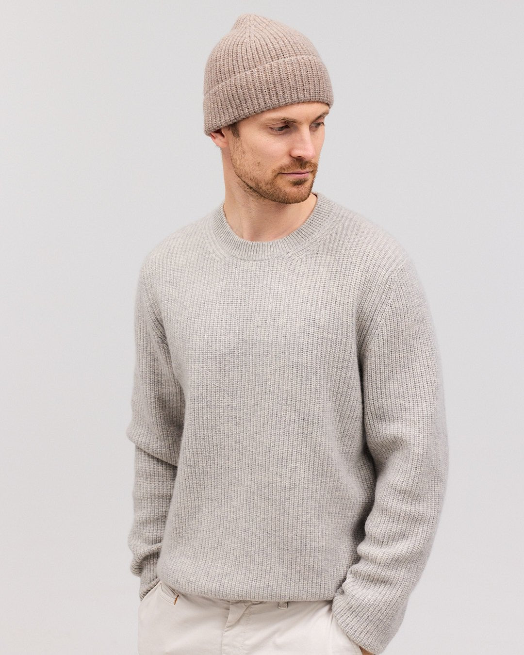 HELGI beanie cashmere hue sand melange - Nordic Weaving