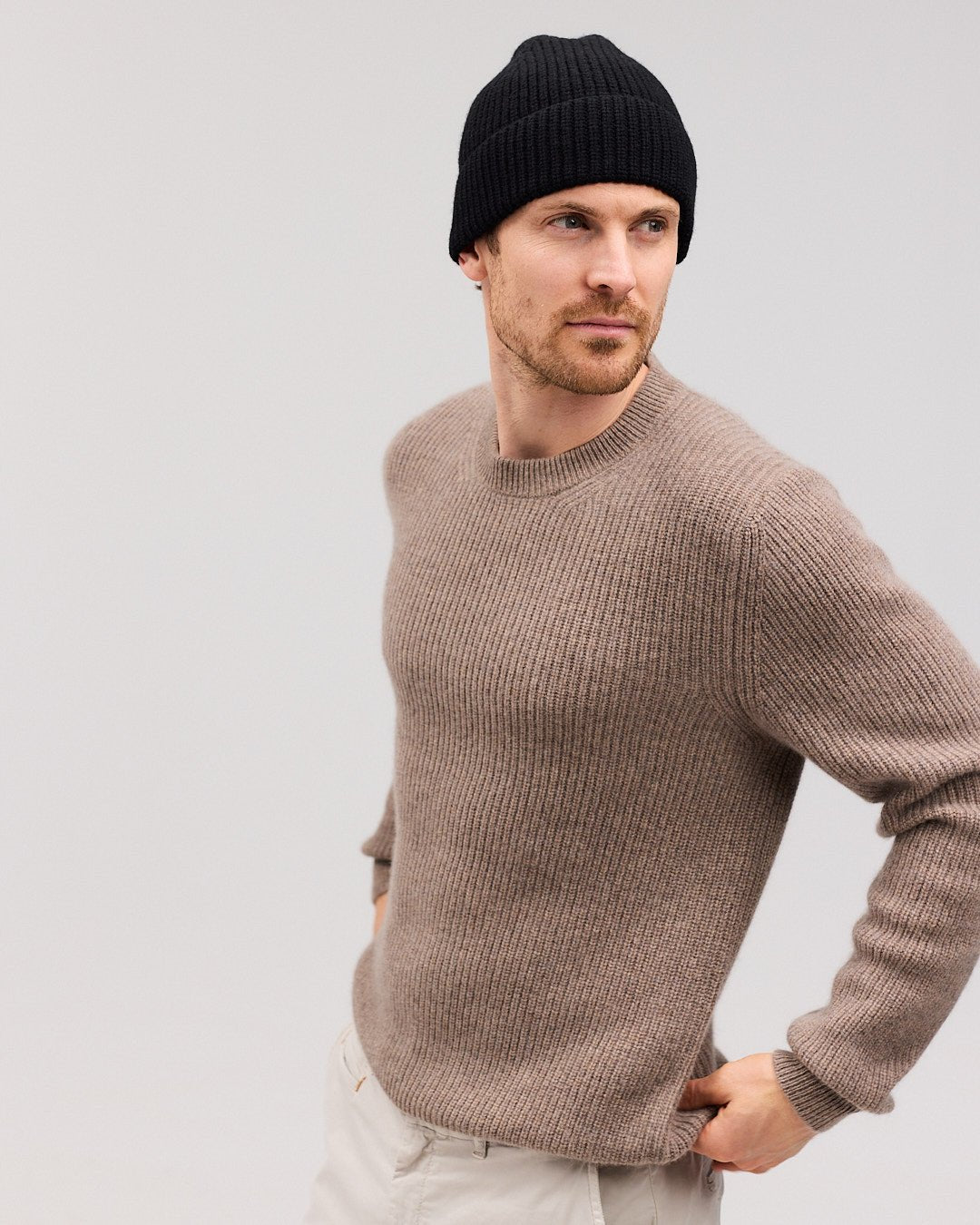 HELGI beanie cashmere hue sort - Nordic Weaving