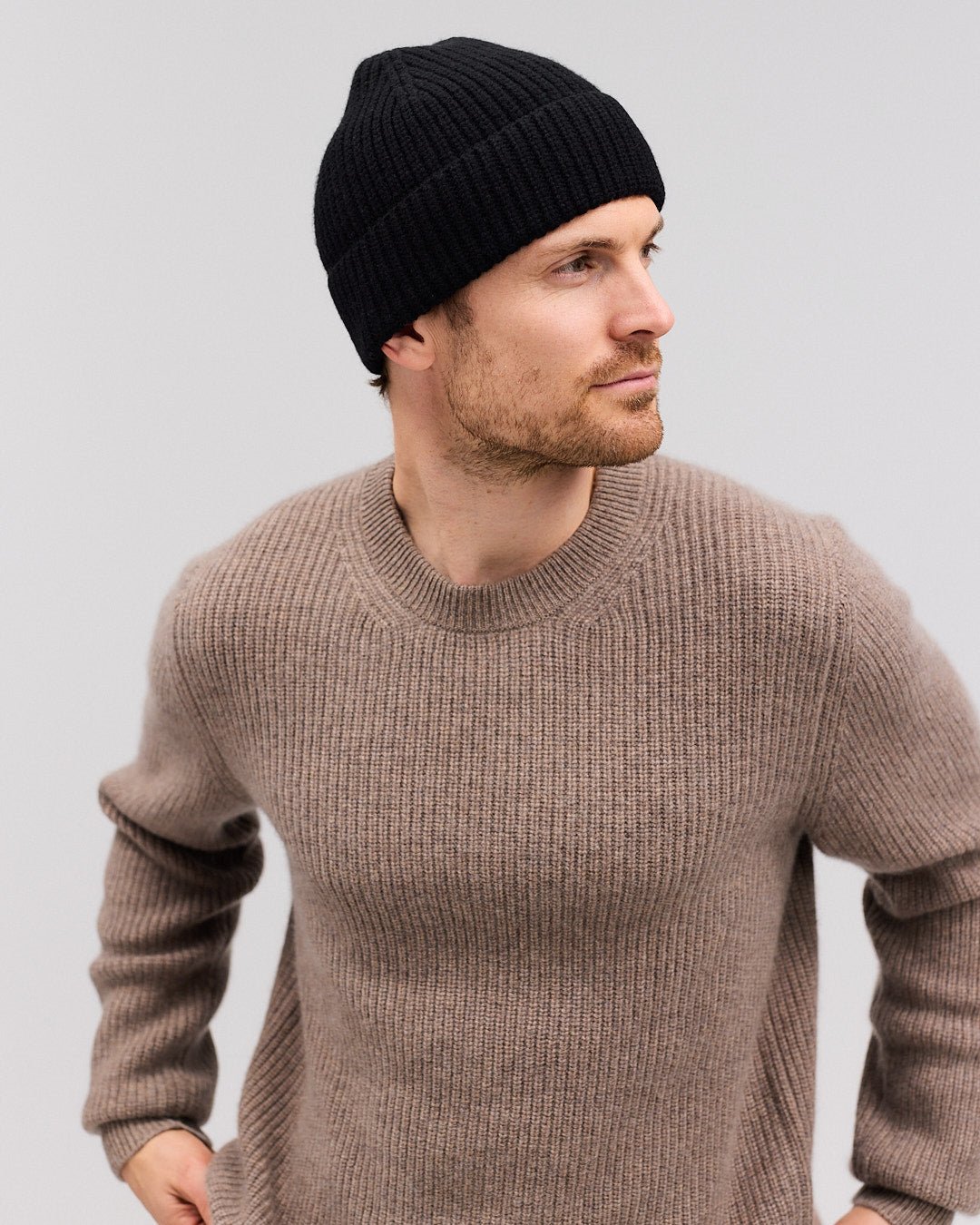 HELGI beanie cashmere hue sort - Nordic Weaving