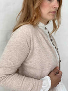 oprydning - Cashmere cardigan sand - Nordic Weaving